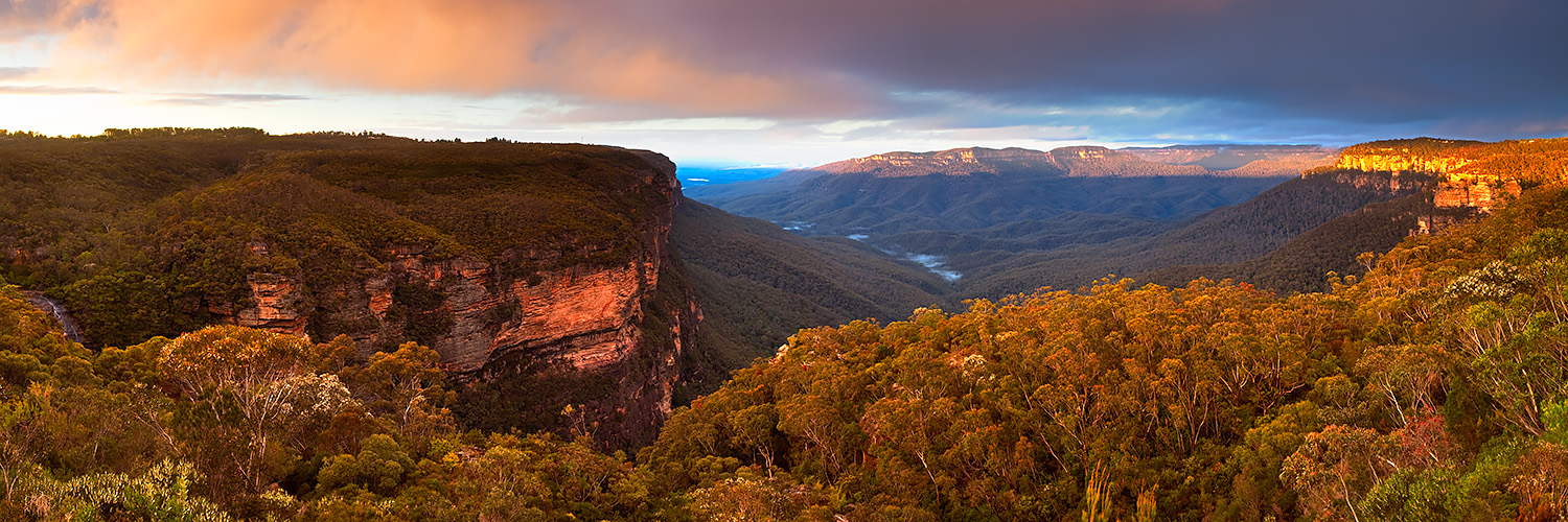 The amazing view from Jamison Lookout in the Blue Mountains